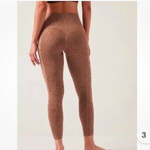 Athleta Salutation Stash Pocket 7/8 Tight Shanti Animal Beige Leopard Yoga Sz XL